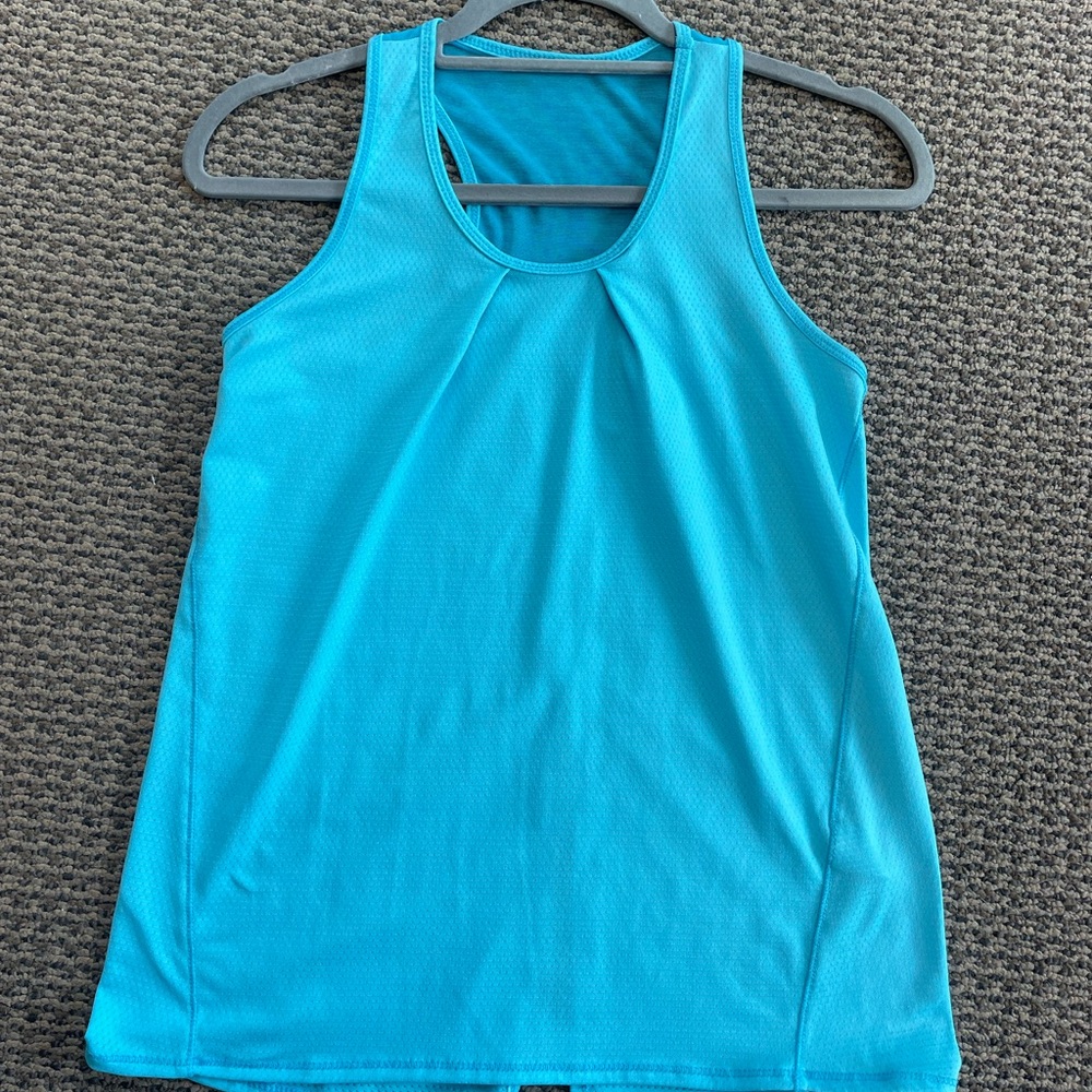 Tennis tank
